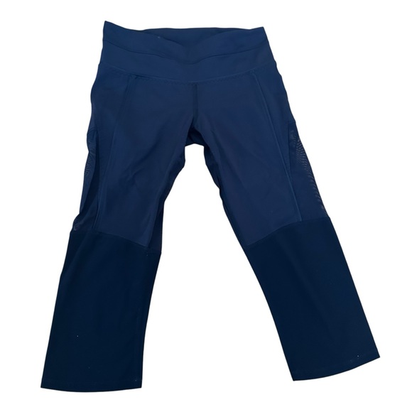 SOLD:Lululemon Women's Mesh Crop Capri Leggings - Black, Size 4 - Picture 2 of 6